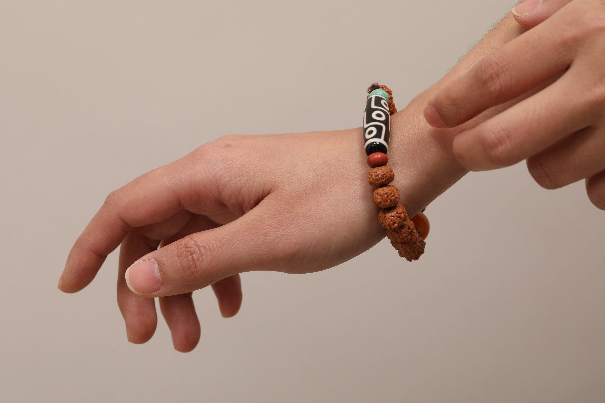 Tianzhu Vajra Bodhi attracts positive and negative wealth, enhances wealth and career.